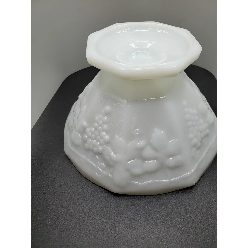 Vintage Anchor Hocking White Milk Glass Footed Bowl w/ Grapes & Vines Design exc